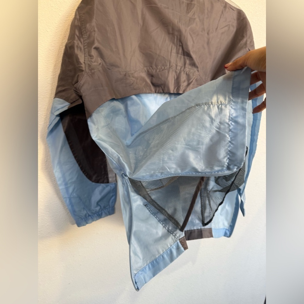 Disney Parks Castle Logo Windbreaker Jacket Blue Gray Packable Oversized XS/S - Picture 5 of 6